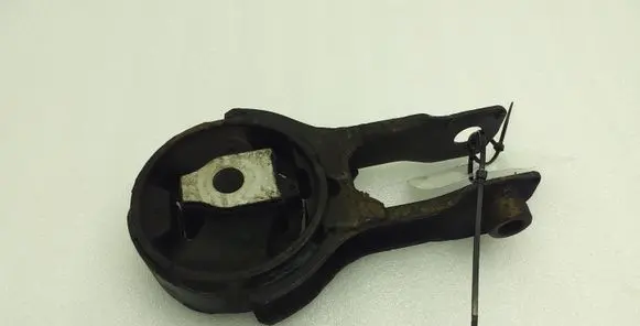 Engine mount bracket