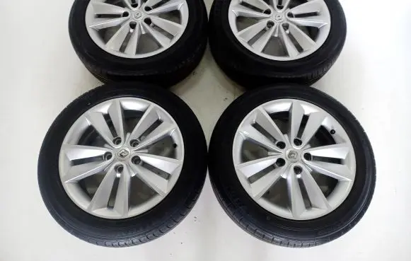 Renault Megane III R15 alloy rim 