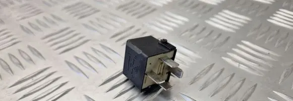 Mercedes-Benz A W168 Other relay 4RA00779100 A0025421319
