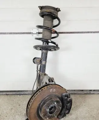 Nissan Pathfinder R52 Front wheel hub spindle knuckle