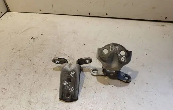 Hyundai H-1, Starex, Satellite Front door lower hinge