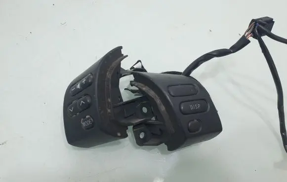 Steering wheel buttons/switches