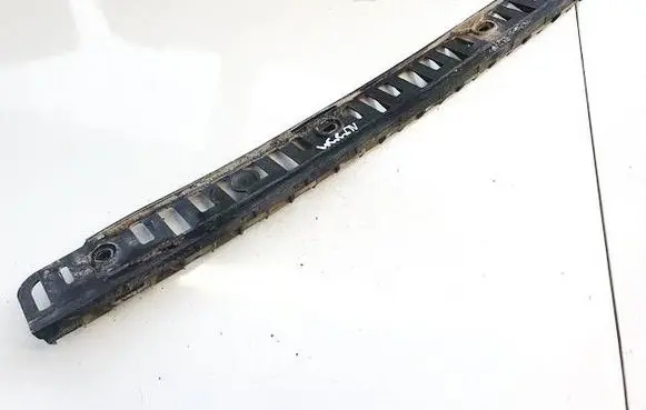 Volkswagen Jetta V Rear bumper mounting bracket 1K5807862A