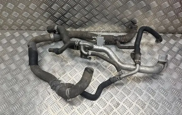 Coolant pipe/hose