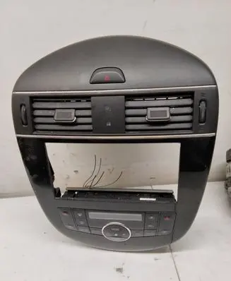 Nissan Pulsar Climate control unit 681713ZL0A