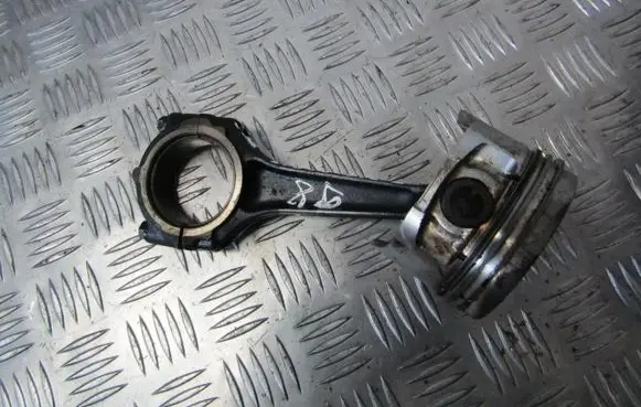 Renault Laguna I Piston with connecting rod