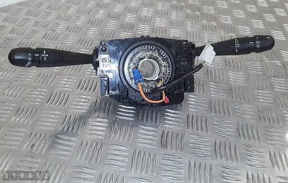 Wiper turn signal indicator stalk/switch