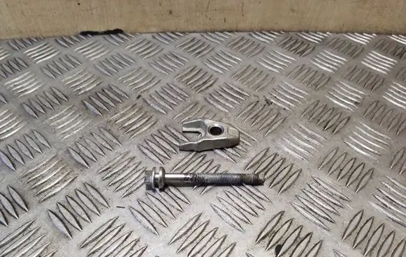 Renault Trafic II (X83) Fuel Injector clamp holder