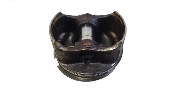 Volkswagen Golf V Piston 0000