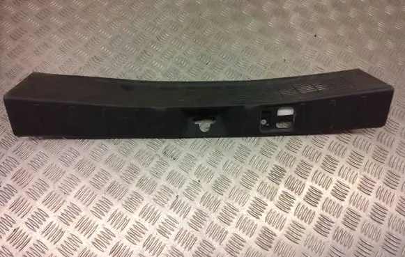 Mitsubishi Outlander Trunk/boot sill cover protection 7240a135