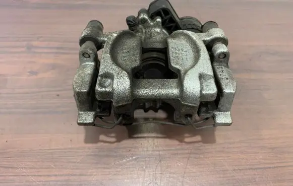 Subaru Outback (BT) Rear brake caliper 26620AN070