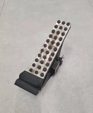 Mercedes-Benz C W204 Accelerator throttle pedal A2043000182 91793910 A2043000204