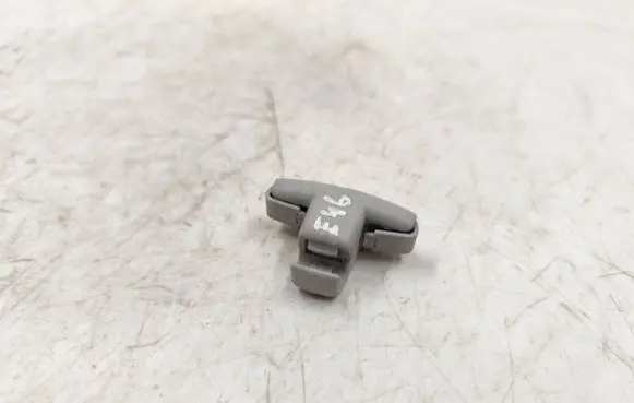 Sun visor clip/hook/bracket
