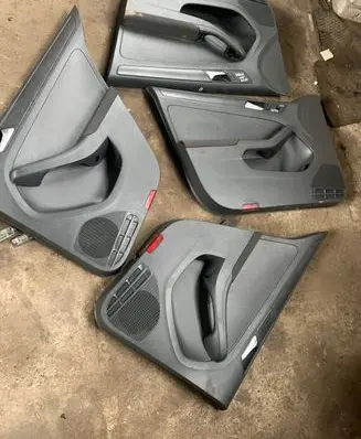 Volkswagen Jetta VI Front door card panel trim
