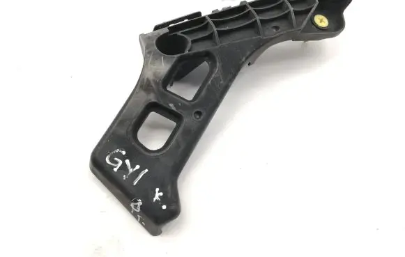Lexus CT 200H Front bumper mounting bracket 5211676010