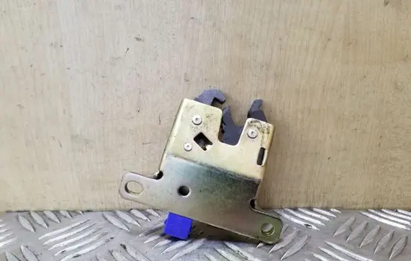 Audi A4 S4 B6 8E 8H Tailgate/trunk/boot lock/catch/latch