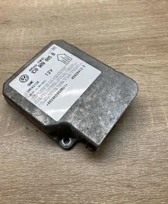 Volkswagen PASSAT B5.5 Airbag control unit/module 1C0909605B 5WK43124