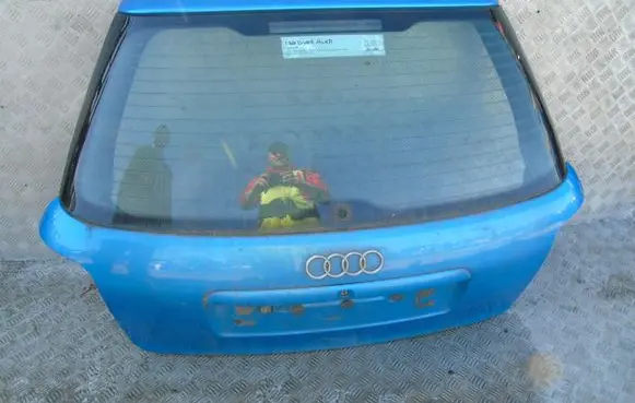 Audi A4 S4 B5 8D Tailgate/trunk/boot lid