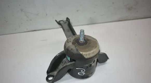 Engine mount bracket