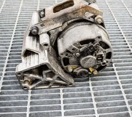 Mercedes-Benz S W116 Generator/alternator 1161551135