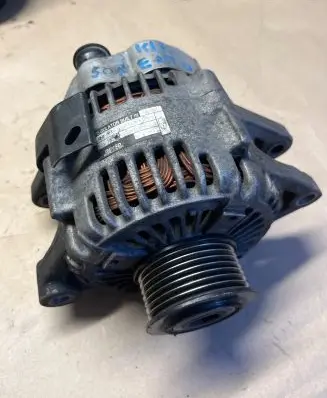 KIA Sorento Generator/alternator 373004A300 021319212