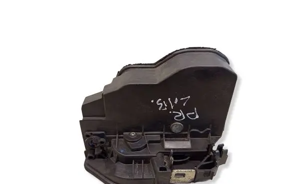 BMW X3 E83 Front door lock 7167066