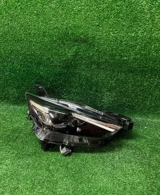 Mazda CX-3 Headlight/headlamp D10e-51030