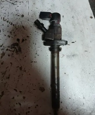 Fuel injector