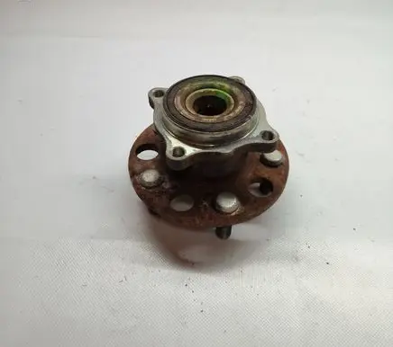 Honda Legend Rear wheel hub