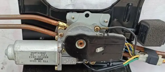 Mazda 323 F Sunroof motor/actuator t7208020b 833100-2612
