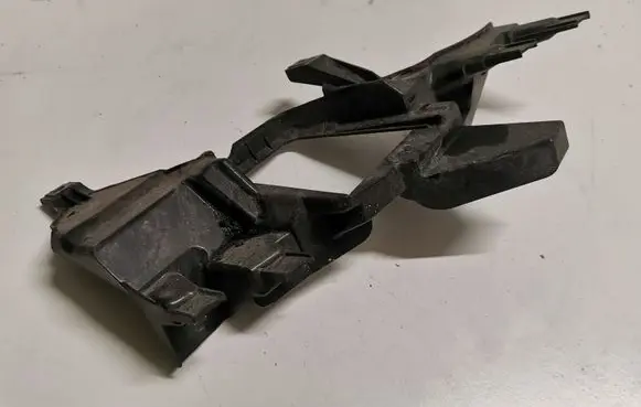 BMW 7 E65 E66 Headlight/headlamp mounting bracket 161698