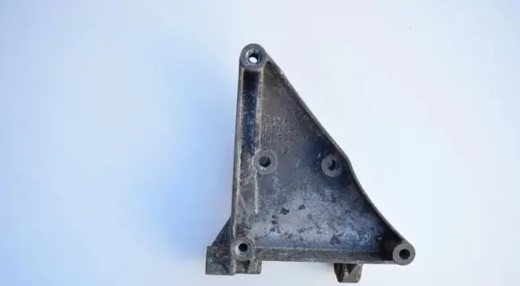 Audi A6 S6 C5 4B Engine mounting bracket 059260885F