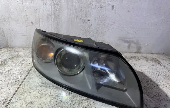 Volvo V50 Headlight/headlamp 30698886
