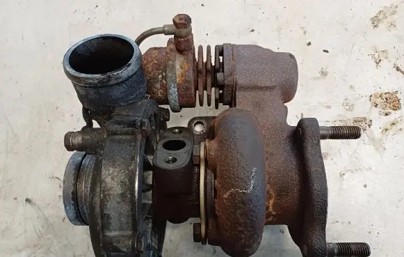 Audi A6 S6 C4 4A Turbo 046145703F 936780230