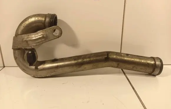Nissan Qashqai EGR valve line/pipe/hose 744818 1010