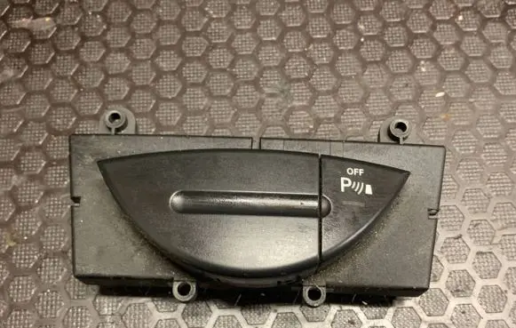 Mercedes-Benz E W211 Parking (PDC) sensor switch 2118206510 03751220
