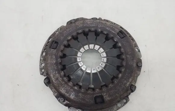 Toyota Avensis Verso Pressure plate 3121042010