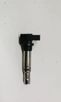 Volkswagen PASSAT B6 High voltage ignition coil R0401S00400