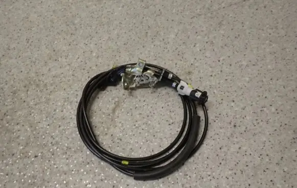 Toyota Corolla Verso AR10 Fuel tank cap trim 