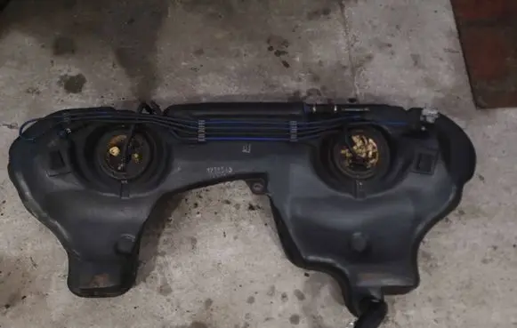 BMW 3 E46 Fuel tank 