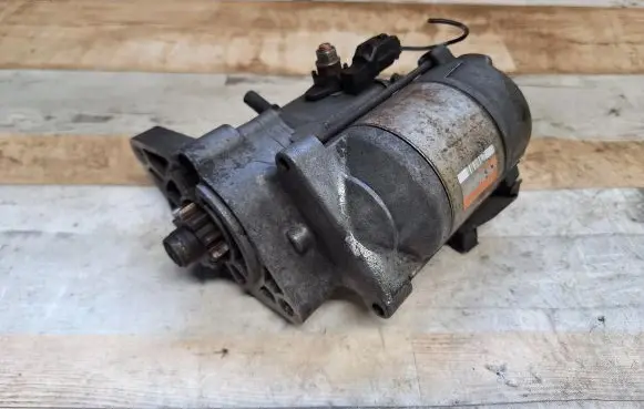 Toyota Yaris Starter motor 2810033050