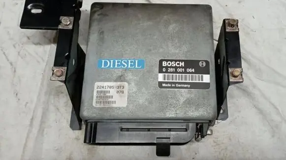 BMW 5 E34 Engine control unit/module 0281001064 2241705
