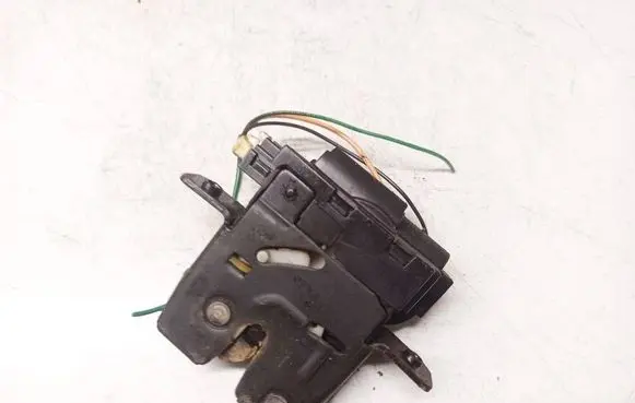 Nissan Primera Tailgate/trunk/boot lock/catch/latch 90502AV720