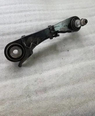 BMW 5 G30 G31 Rear upper control arm/wishbone 6867537