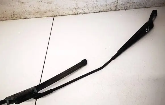 Volkswagen Jetta V Front wiper blade arm 1K5955410B
