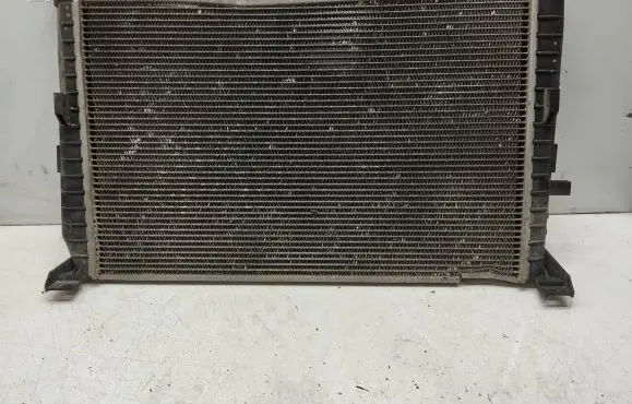 Ford Mondeo MK I Coolant radiator 93BB8005