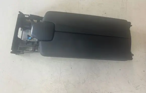 Mercedes-Benz CLS C218 X218 Armrest 105008516