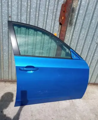 Subaru Impreza III Front door