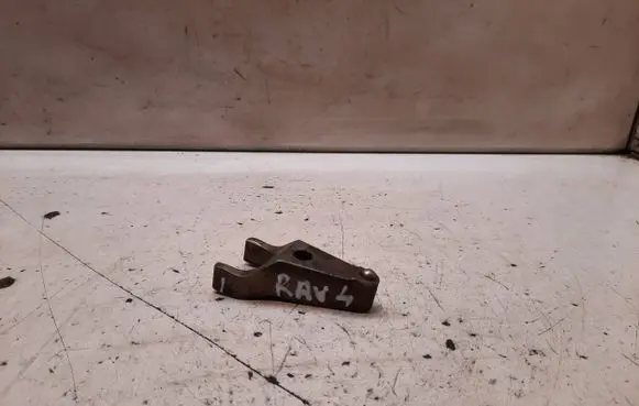 Toyota RAV 4 (XA30) Fuel Injector clamp holder