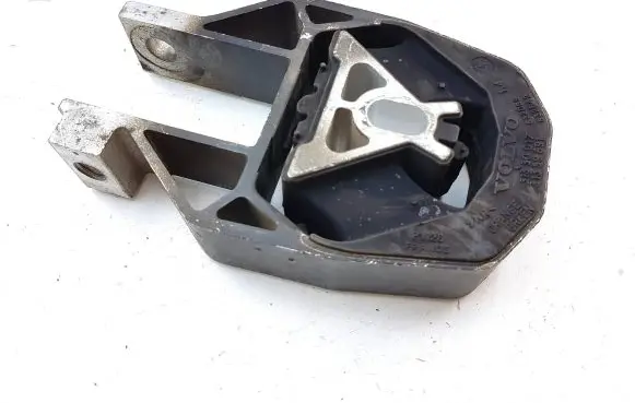 Volvo V40 Engine mount bracket 31330017 31359891